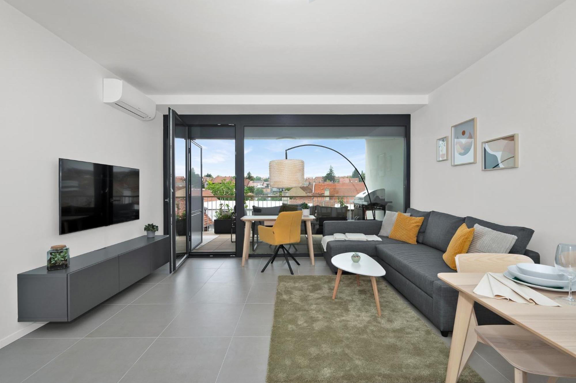 Fully Equipped Apartments With Terraces, Free Garage Parking, Netflix & Ac - By Apartmany Slapanice Cz Exterior foto